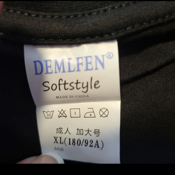 NWOT MEN'S SELENA SHIRT SIZE XL - Picture 3 of 4